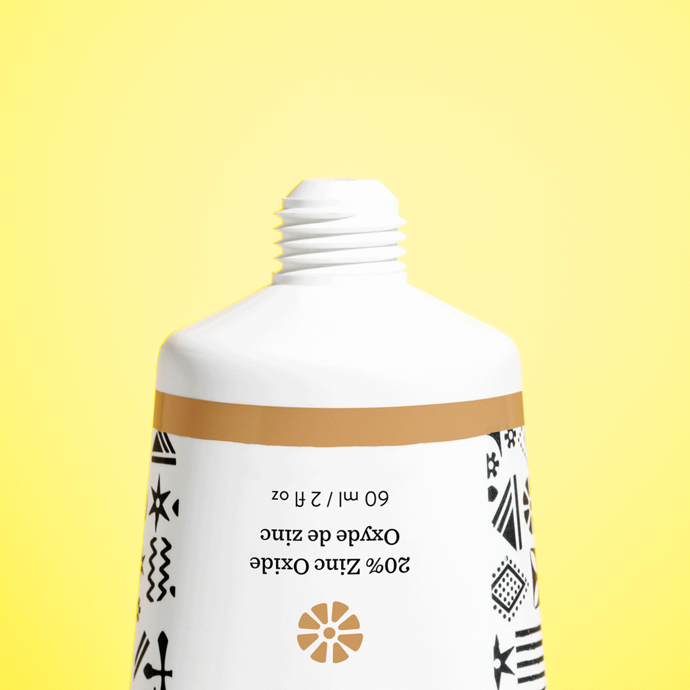 GIF of Umbra Tinte Mineral Cream being squeezed out.
