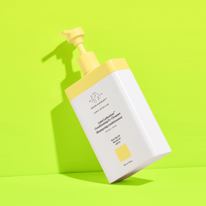 photograph of Laini Latherless™ Conditioning Co-Cleanser on green background