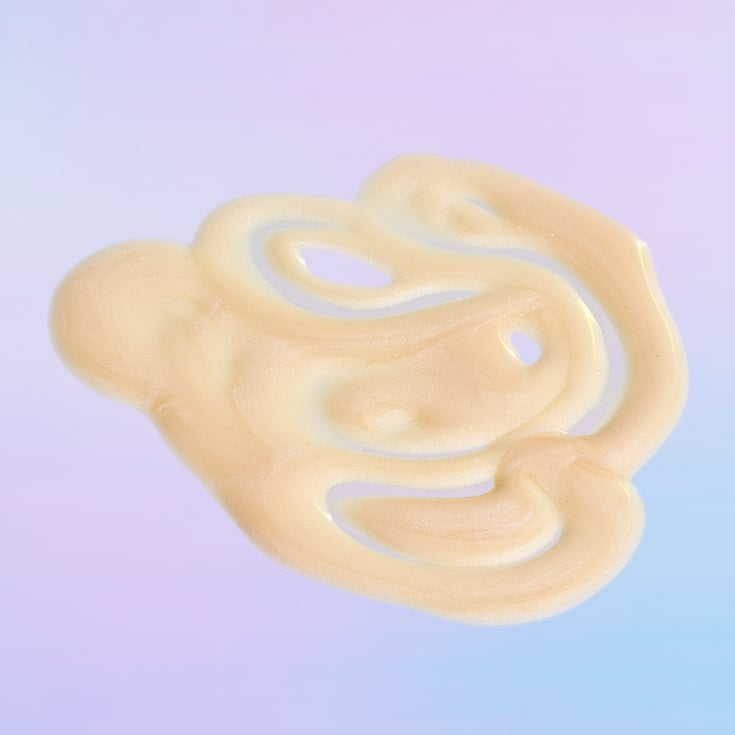 Awakens skin with an instant pop of opalescence